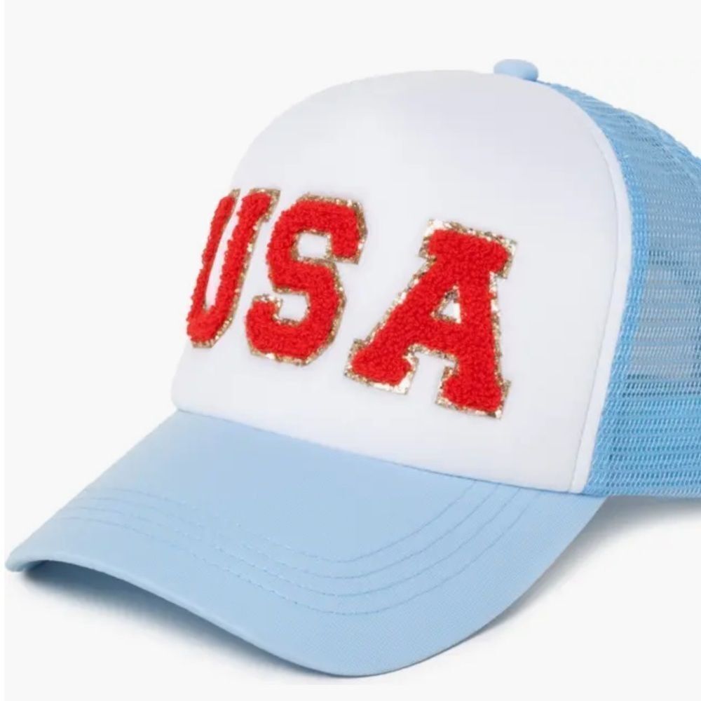 USA 🇺🇸 Faux Shearling USA Trucker Hat
David & Young VOTE Trump